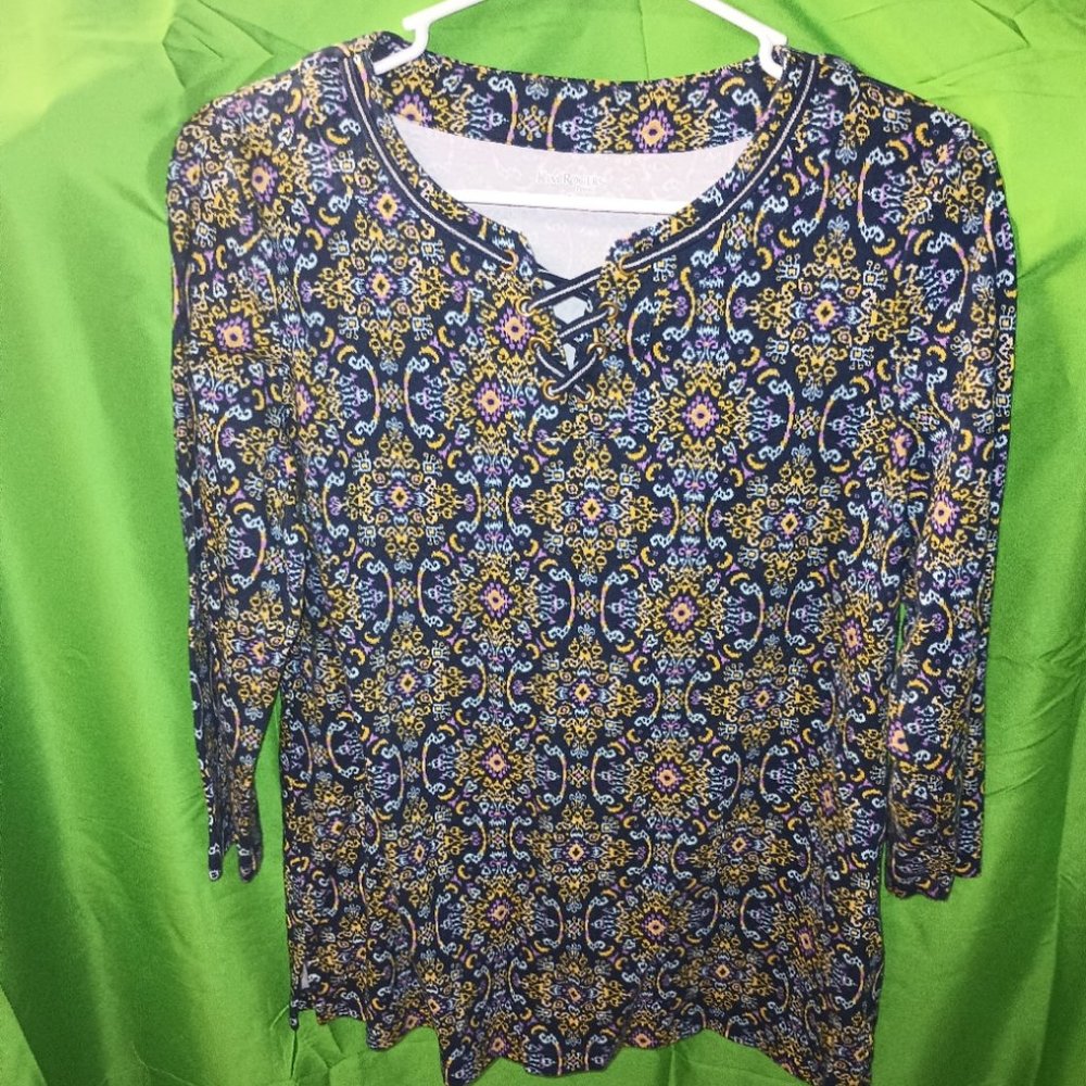 Kim Rogers,  cute patterned t-shirt